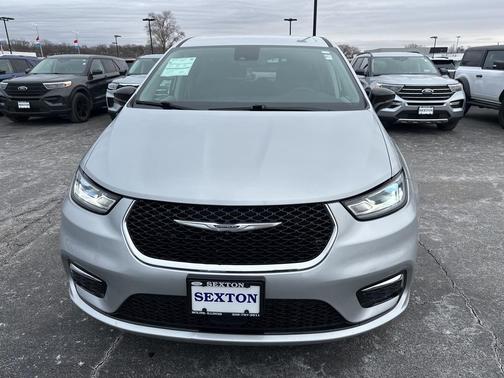 2024 Chrysler Pacifica Touring-L