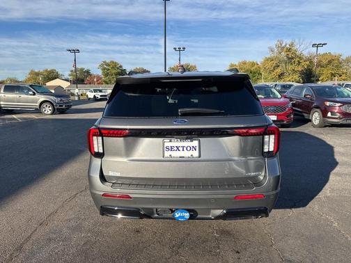 2025 Ford Explorer ST-Line