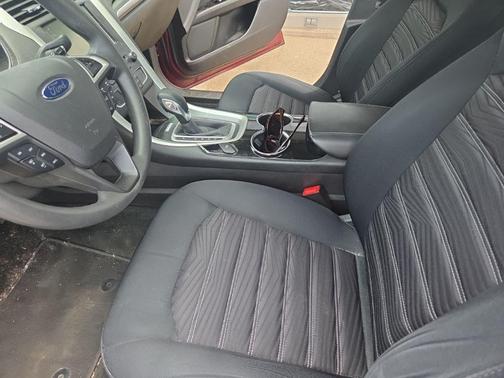 Ruby Red Metallic Tinted Clearcoat 2016 Ford Fusion SE