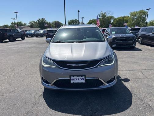 Billet Silver Metallic Clearcoat 2019 Chrysler Pacifica Limited