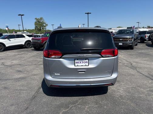 Billet Silver Metallic Clearcoat 2019 Chrysler Pacifica Limited