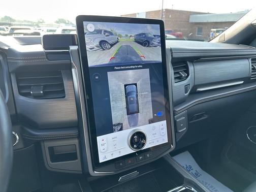 2023 Ford Expedition Max Platinum
