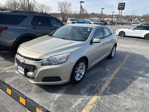 Champagne Silver 2015 Chevrolet Malibu 1LT