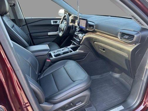 Burgundy Velvet Tinted Clearcoat 2022 Ford Explorer Limited