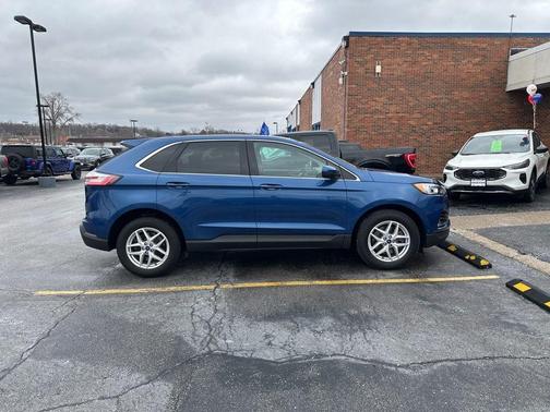 2022 Ford Edge SEL