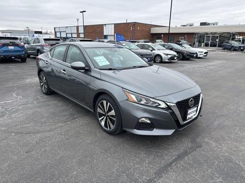 2022 Nissan Altima 2.5 SV
