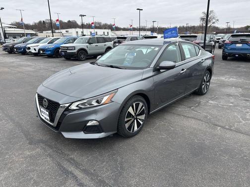 2022 Nissan Altima 2.5 SV