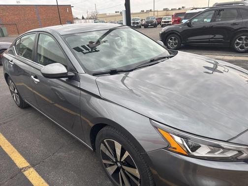 2022 Nissan Altima 2.5 SV