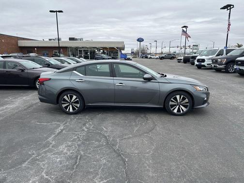 2022 Nissan Altima 2.5 SV