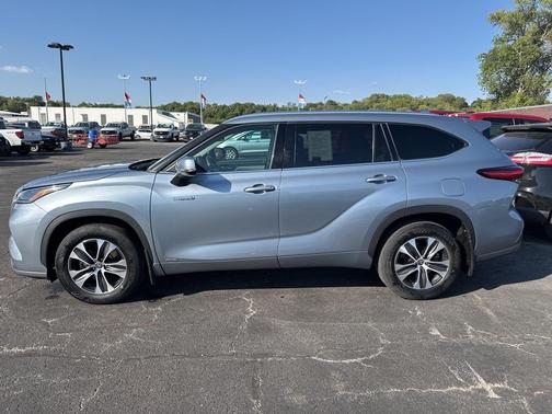 2021 Toyota Highlander Hybrid XLE