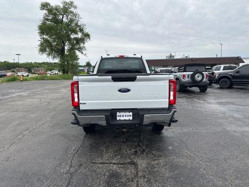 Oxford White 2024 Ford F-250 XL