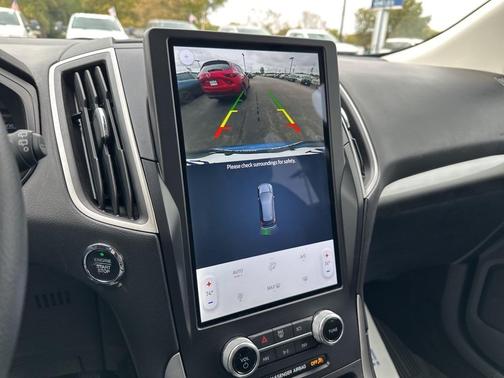 2022 Ford Edge SE