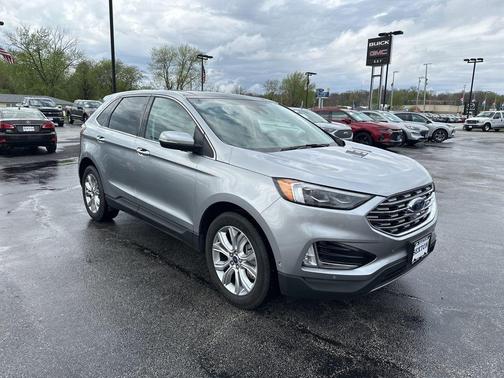 Iconic Silver Metallic 2021 Ford Edge Titanium