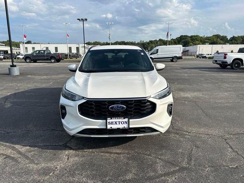 Iconic Silver Metallic 2024 Ford Escape ST-Line Select