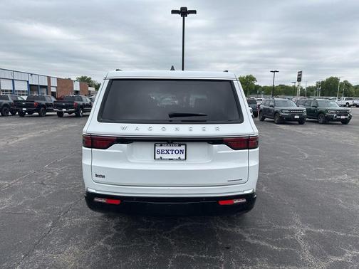 Bright White Clearcoat 2024 Jeep Wagoneer Series II