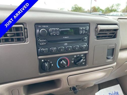 Oxford White Clearcoat 2004 Ford F-250 XLT