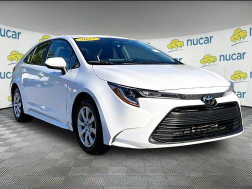 Ice 2025 Toyota Corolla LE