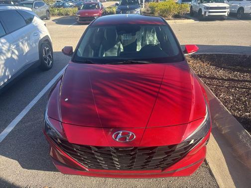 2022 Hyundai ELANTRA SEL