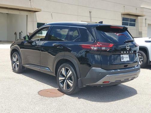Super Black 2023 Nissan Rogue SL