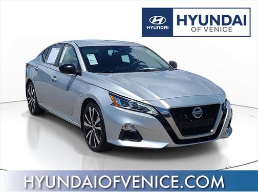 2022 Nissan Altima SR FWD