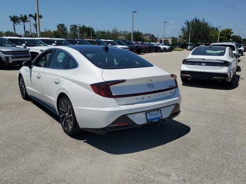 2022 Hyundai SONATA Limited