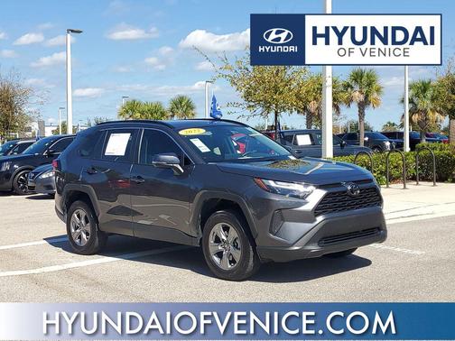 2022 Toyota RAV4 XLE