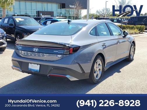 2025 Hyundai SONATA SE