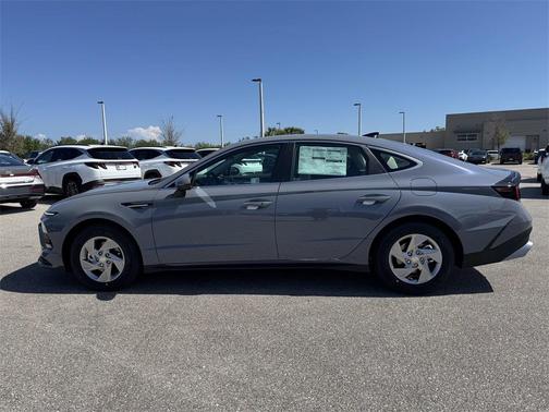 2025 Hyundai SONATA SE