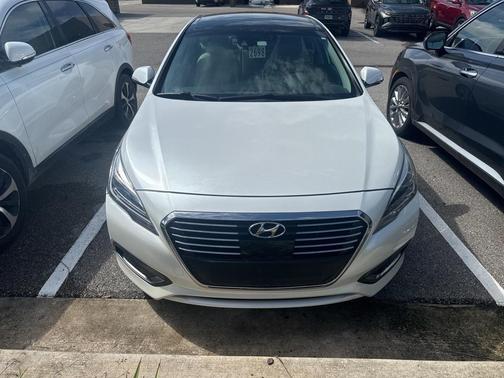 2017 Hyundai SONATA Hybrid Limited