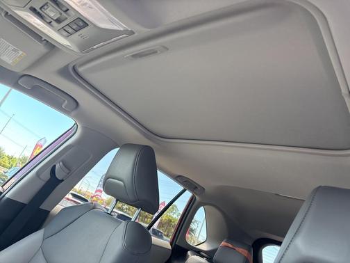 2021 Toyota RAV4 Hybrid XLE Premium