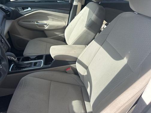 WHITE GOLD METALLIC 2018 Ford Escape SE