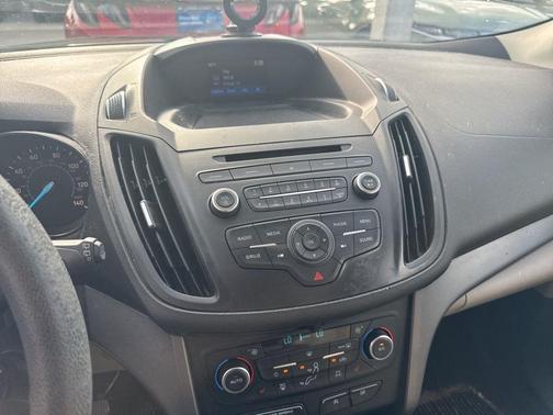 WHITE GOLD METALLIC 2018 Ford Escape SE