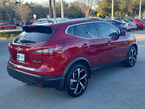 2022 Nissan Rogue Sport SL
