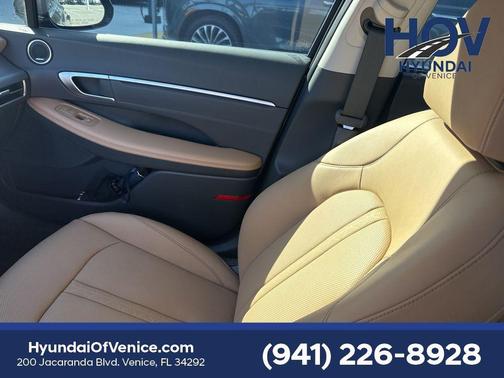 2025 Hyundai SONATA Hybrid Limited