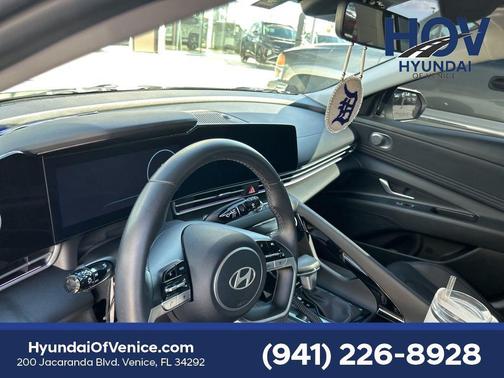 2024 Hyundai ELANTRA Limited