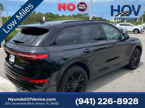 INFINITE BLACK MET CC 2023 Lincoln Corsair Reserve