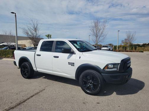 2024 RAM 1500 Classic Warlock Crew Cab 4x4 5'7' Box