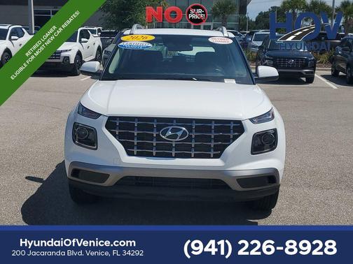 Lunar White 2026 Hyundai VENUE SEL