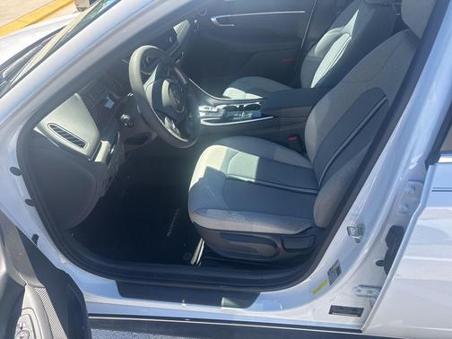2020 Hyundai SONATA SE