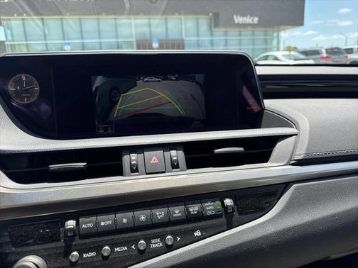 2021 Lexus ES 300h Base