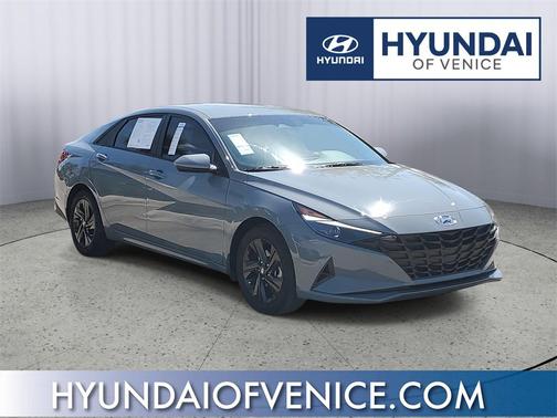 2022 Hyundai ELANTRA SEL