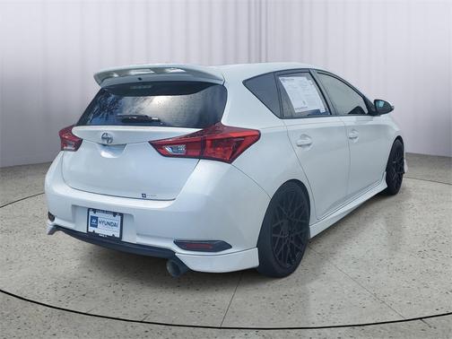 2016 Scion iM Base