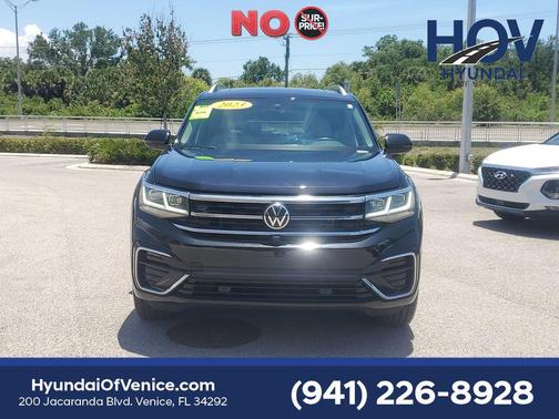Deep Black Pearl 2023 Volkswagen Atlas 3.6L SEL Premium
