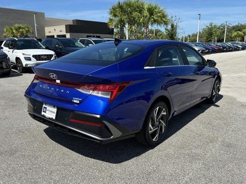 2025 Hyundai ELANTRA Limited