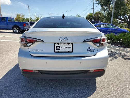 2017 Hyundai SONATA Hybrid Limited