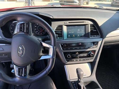 2017 Hyundai SONATA Sport 2.0T