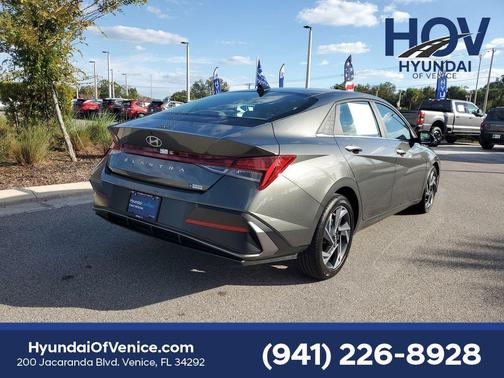 2025 Hyundai ELANTRA SEL