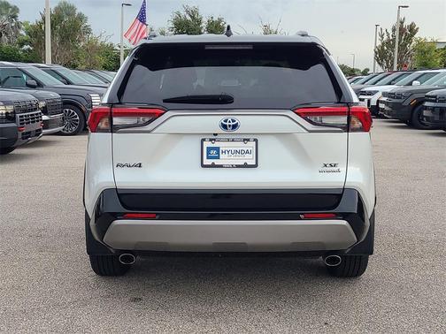 2024 Toyota RAV4 Hybrid SE