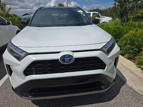 2024 Toyota RAV4 Hybrid SE