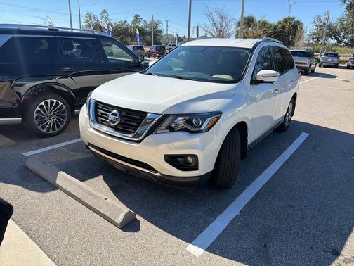 2019 Nissan Pathfinder SL